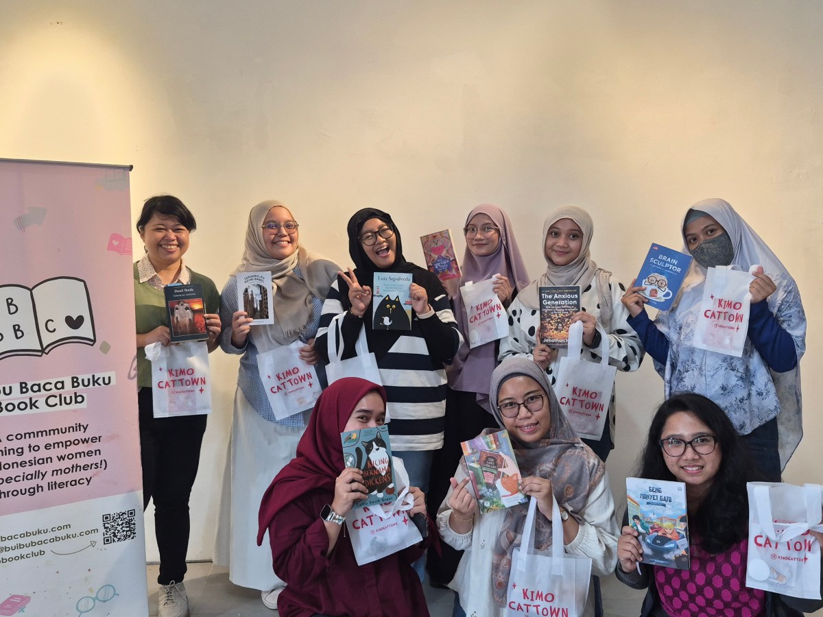 Baca Buku di Tengah Art&nbsp;Market!